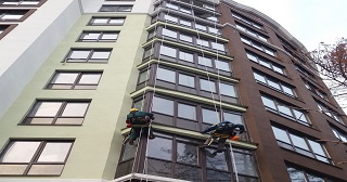 Установка крыши на балкон Шелехов цена от 1056 руб. м/2.